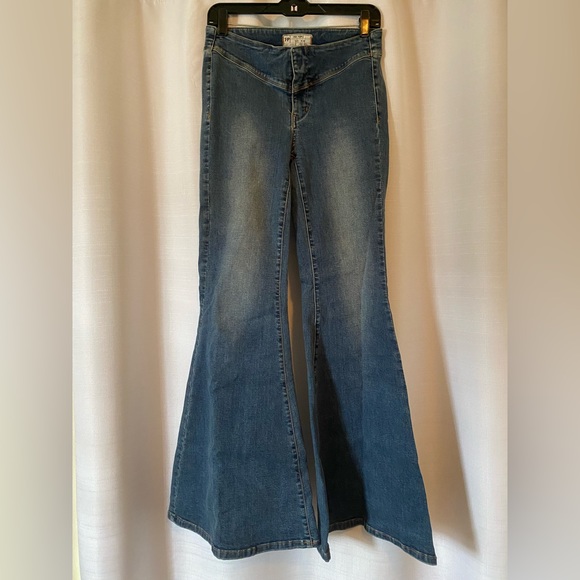 Free People Bell Bottom Flare Jeans - Picture 2 of 7